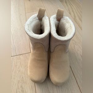 No. 6 Store Pull On Shearling Clog Boot on Mid Tread